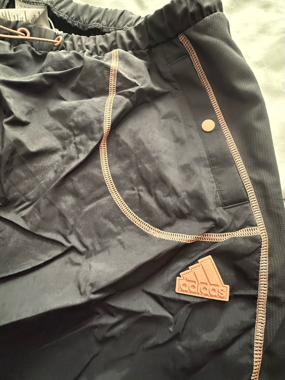Adidas Drawstring Jogger Parachute Cream/ Pink Stitching SKIRT. Brand New! - Picture 3 of 12